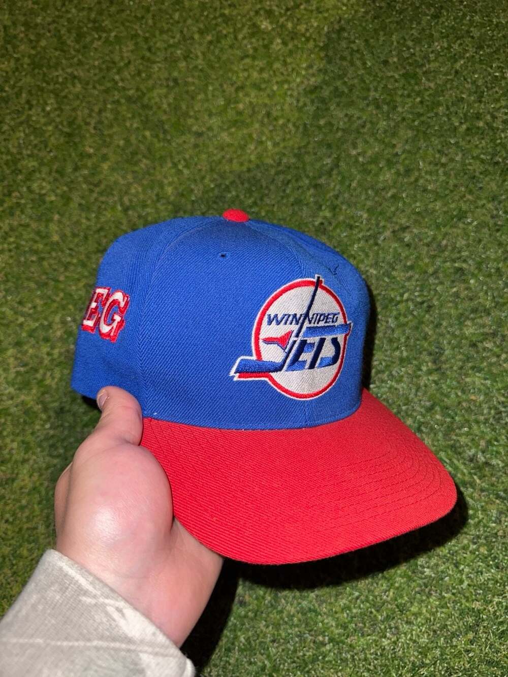 Winnipeg Jets Vintage NHL Hat Cap Blue Red